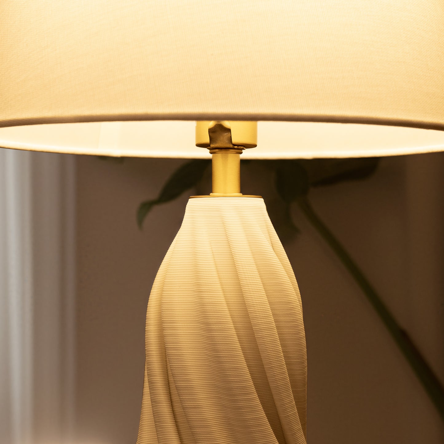 3D Pure White Ceramic Spiral Vase Table Lamp with Fabric Shade