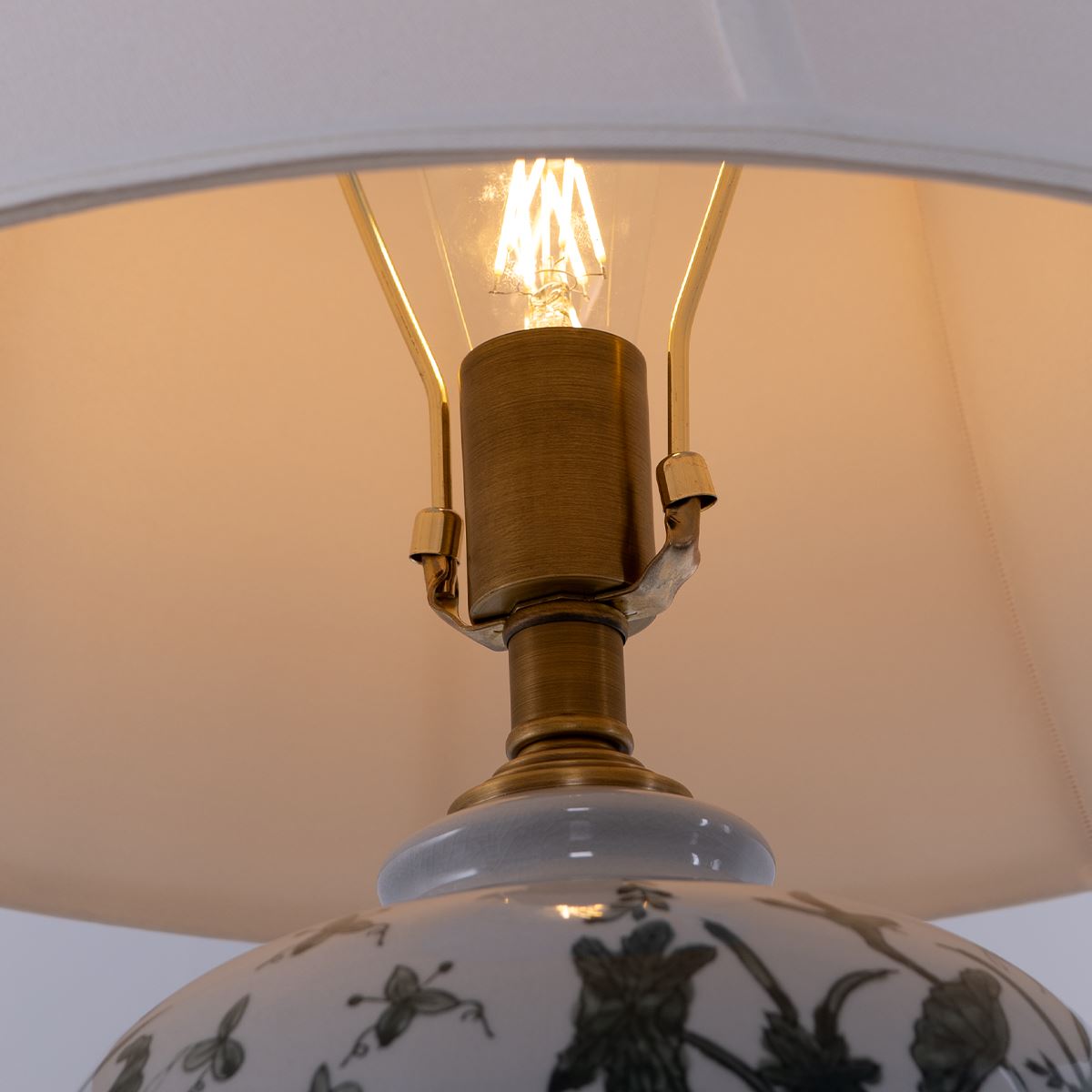 Classic Ceramic Table Lamp with Hand-Painted Lotus Pond Details Lightsin UK